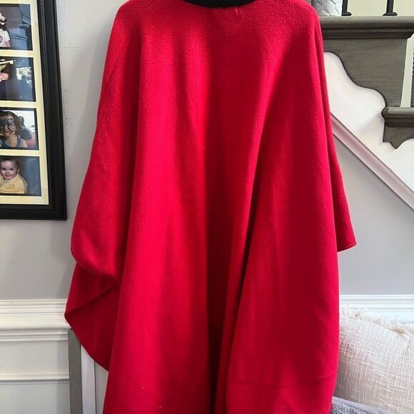 Lord & Taylor Red & Black Cape O/S - Picture 4 of 6